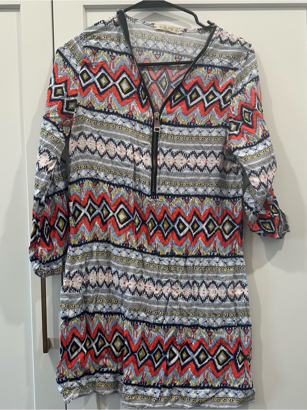 Sleeveless V-Neck Tunic Top with Geometric Print - Coral/Blue
